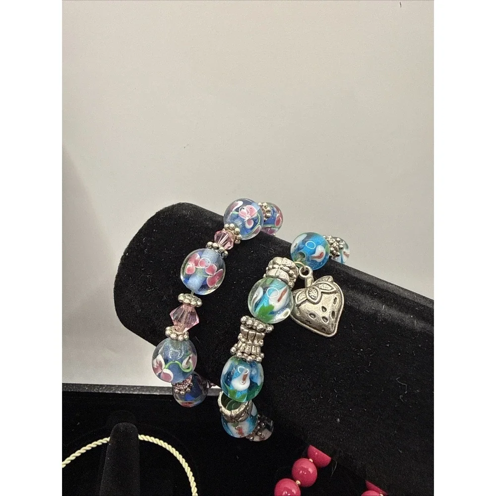 Vintage Lot of 15 Necklaces, Bracelets, Earrings And/or Brooches‎ See Pics